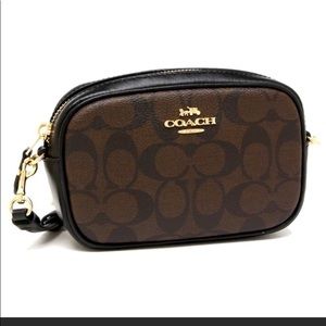 COACH Convertible Belt Bag In Signature Canvas                      used 3 times